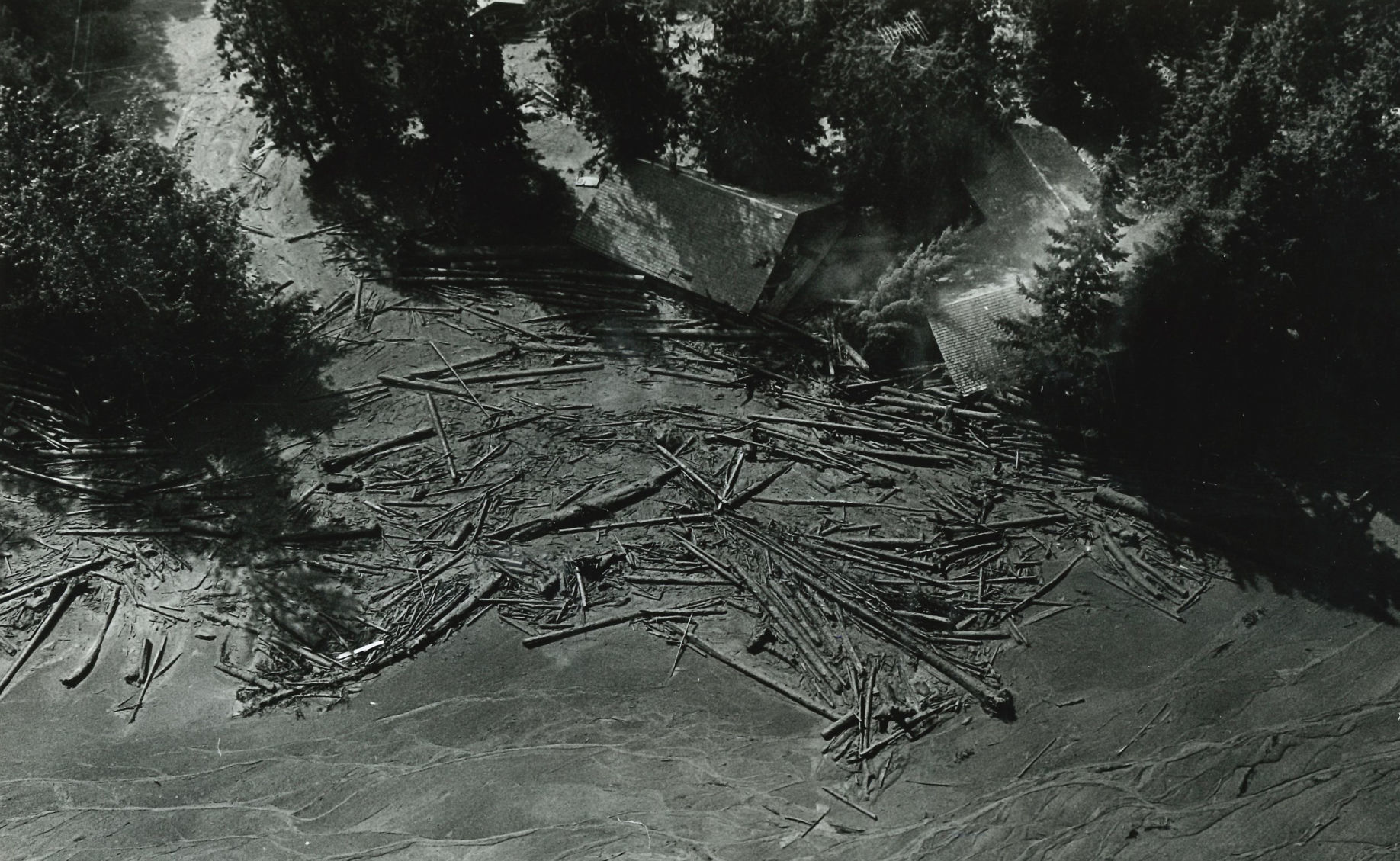 Mud crushes homes